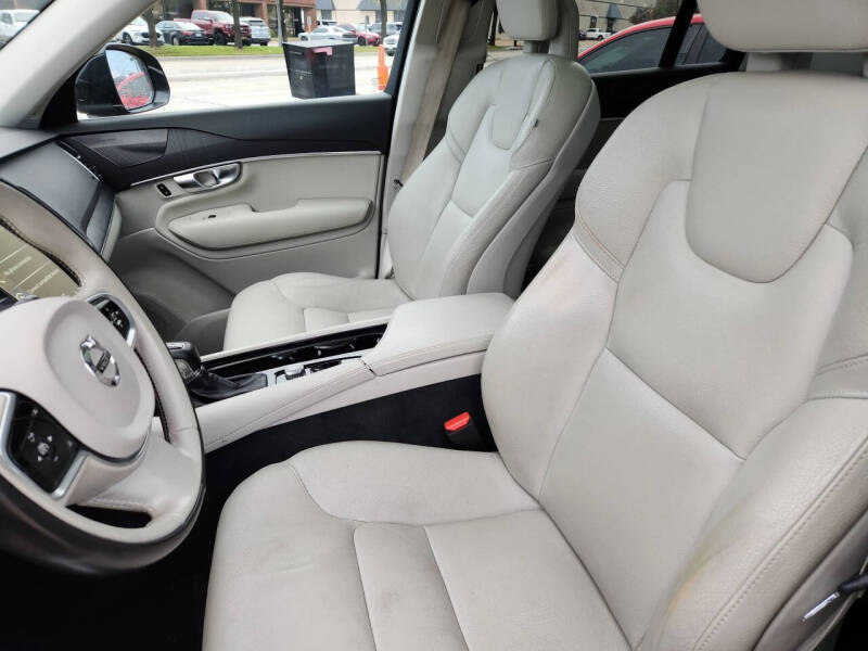 2020 Volvo XC90 T5 Momentum