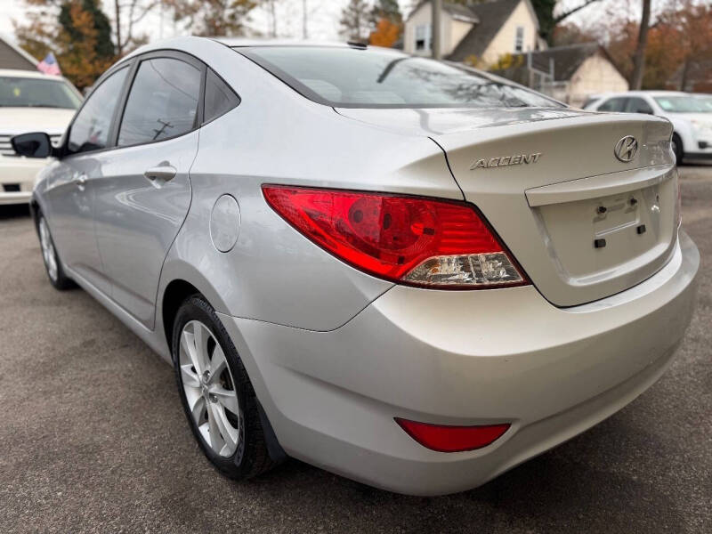 2012 Hyundai Accent GLS
