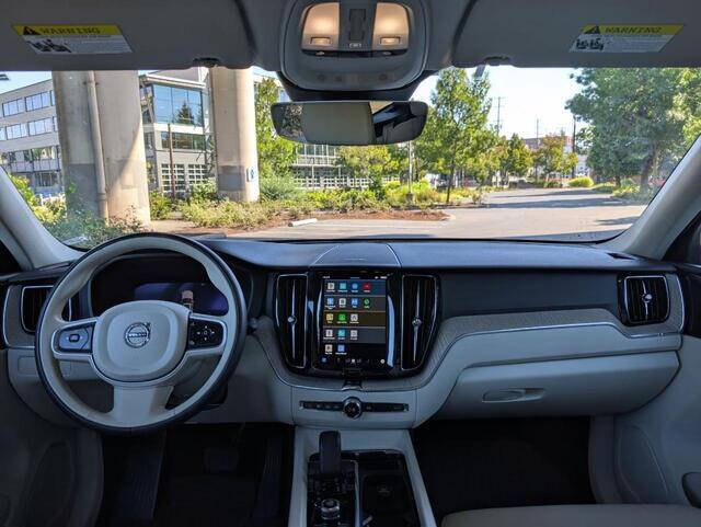 2023 Volvo XC60 B5 Plus Dark Theme