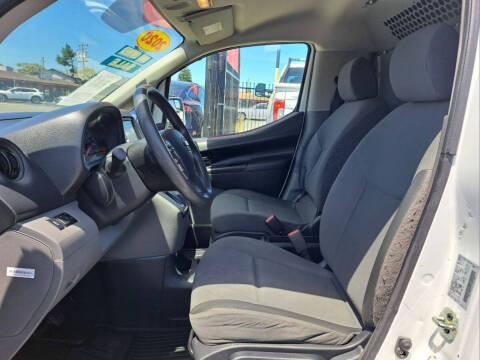 2020 Nissan NV200 SV