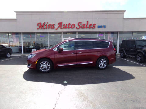 2017 Chrysler Pacifica Touring-L