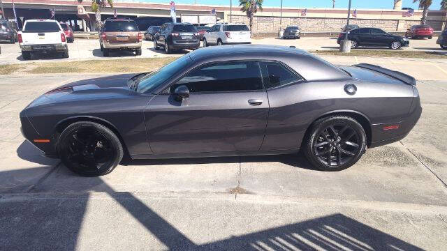 2020 Dodge Challenger SXT's photo