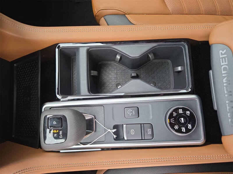 2025 Nissan Pathfinder Platinum