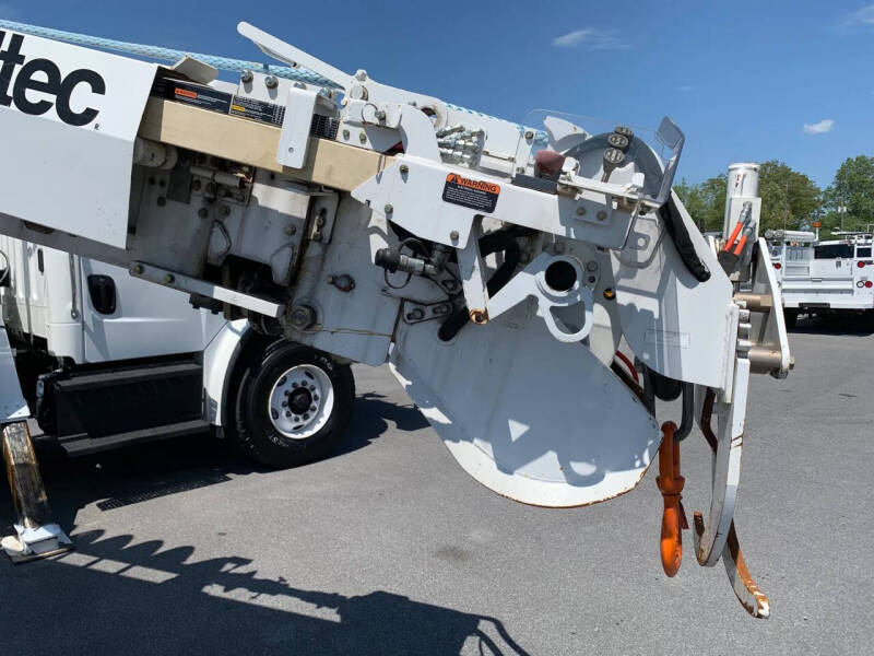 2014 Freightliner M2 106