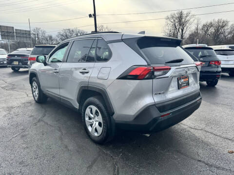 2020 Toyota RAV4 LE
