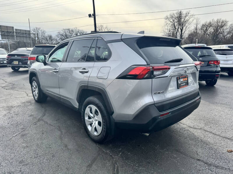 2020 Toyota RAV4 LE
