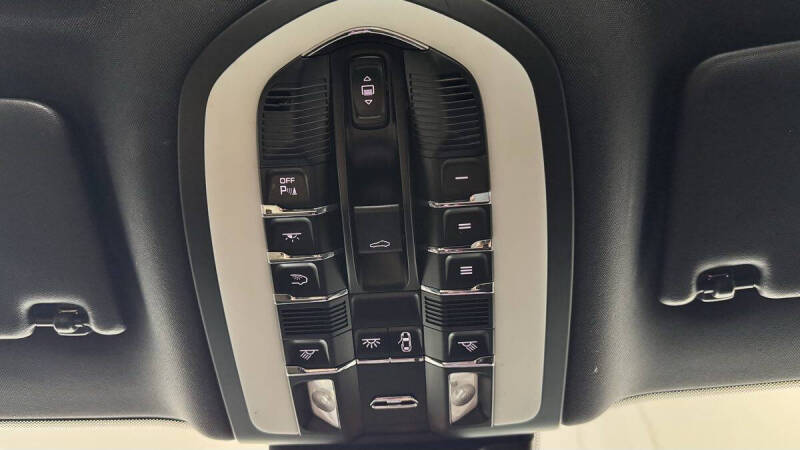 2023 Porsche Macan