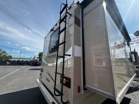 2017 Winnebago Minnie Winnie