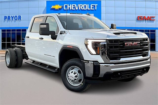 2026 GMC Sierra 3500 Chassis Cab Pro's photo