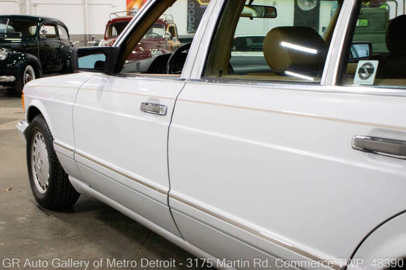 1991 Mercedes-Benz 560-Class 560 SEL