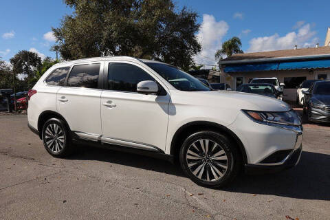 2020 Mitsubishi Outlander SE