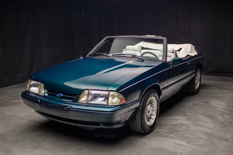 1990 Ford Mustang
