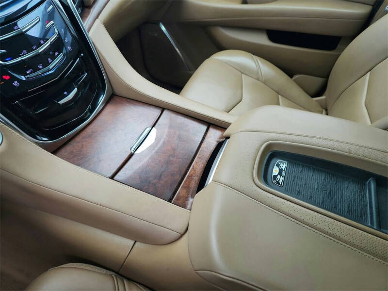 2017 Cadillac Escalade ESV Platinum