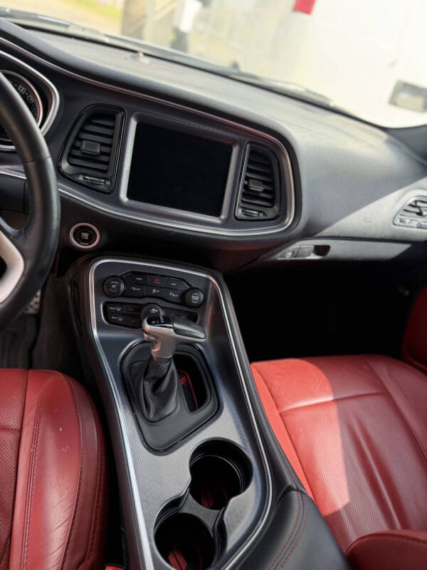 2015 Dodge Challenger SXT Plus