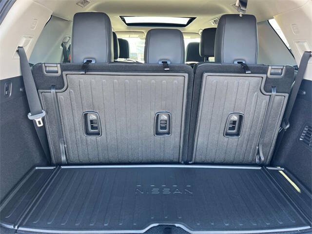 2025 Nissan Pathfinder Platinum