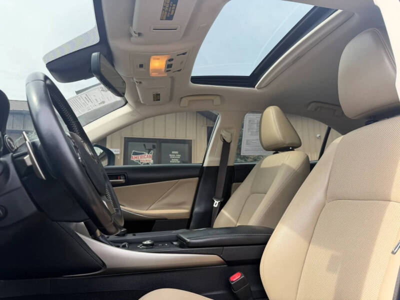 2019 Lexus IS 300