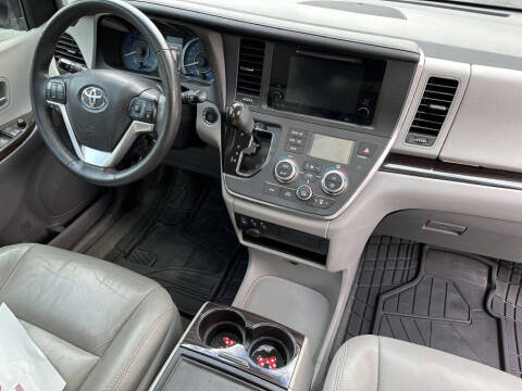2017 Toyota Sienna