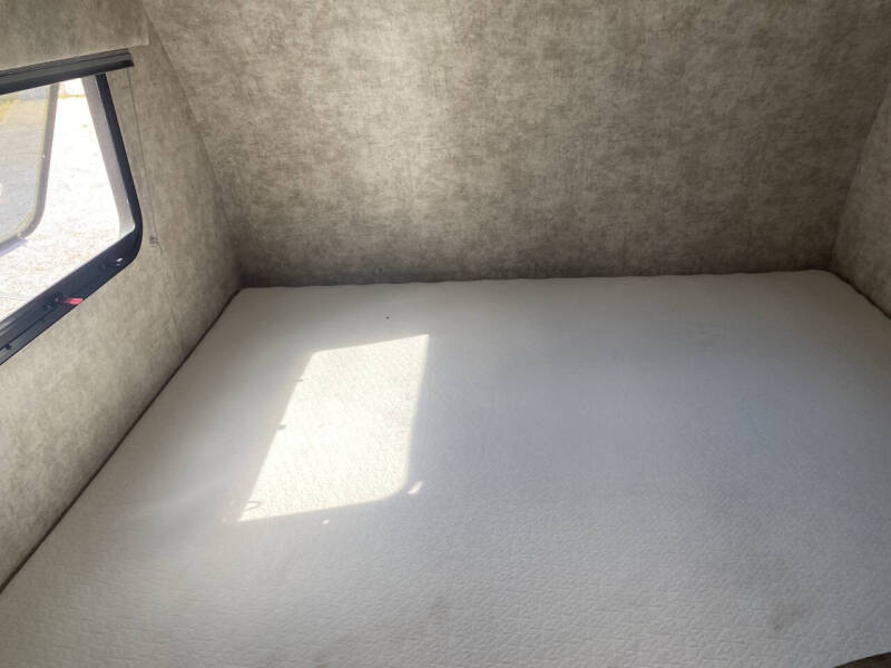 2017 Winnebago Winniedrop 170S