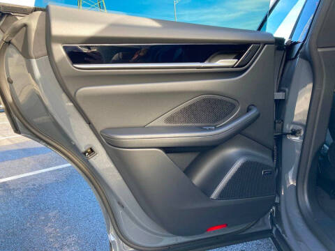 2025 Porsche Macan 4S Electric