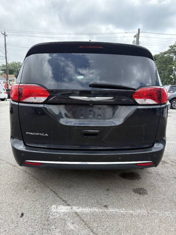 2018 Chrysler Pacifica Touring L Plus