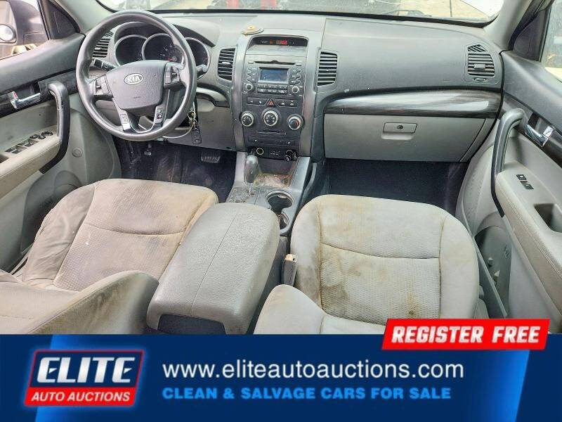 2011 Kia Sorento LX