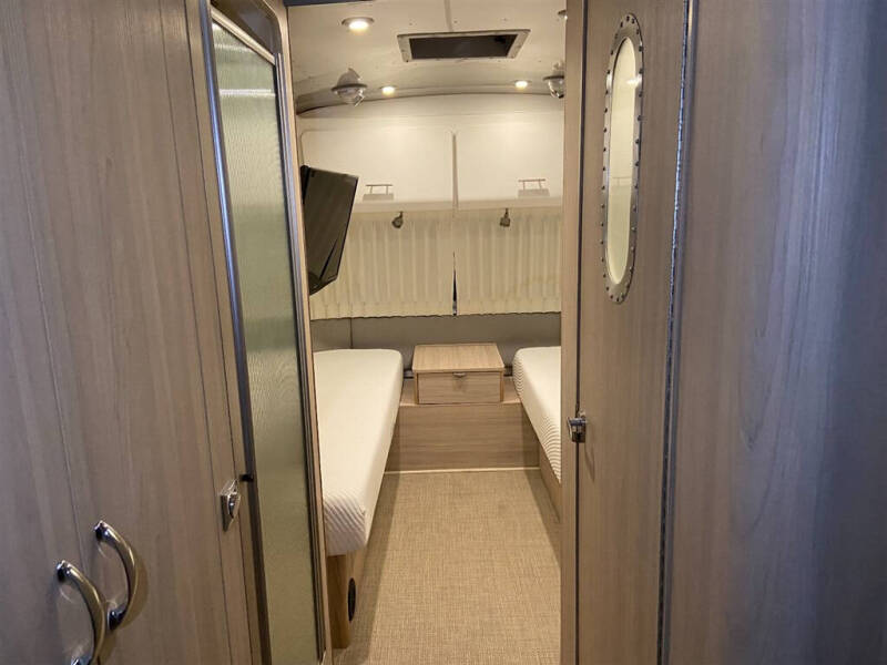 2018 Airstream GLOBETROTTER -