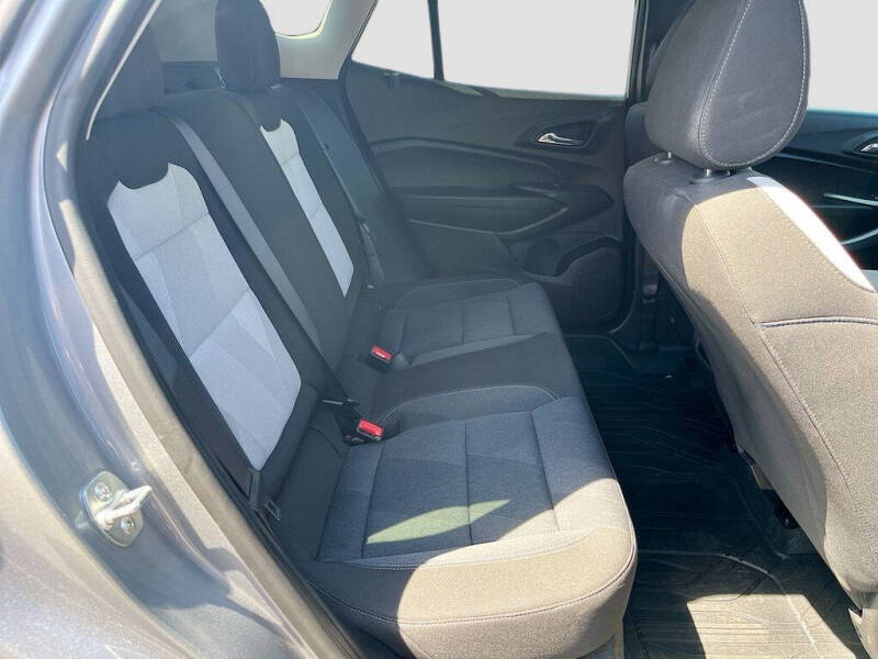 2025 Chevrolet Trax LS