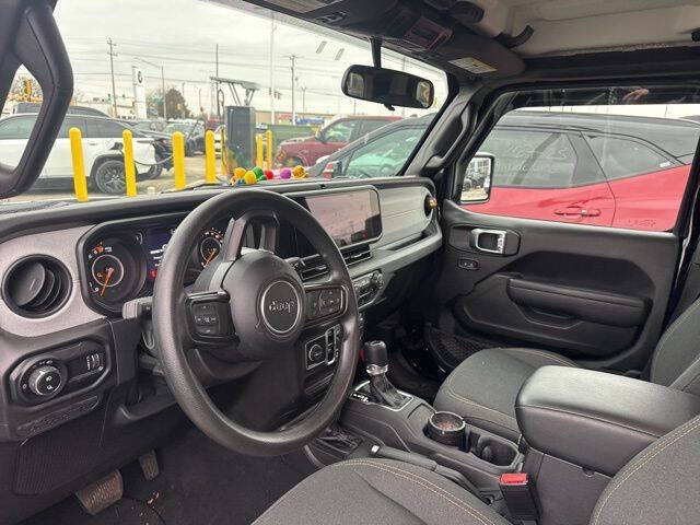 2025 Jeep Gladiator NightHawk