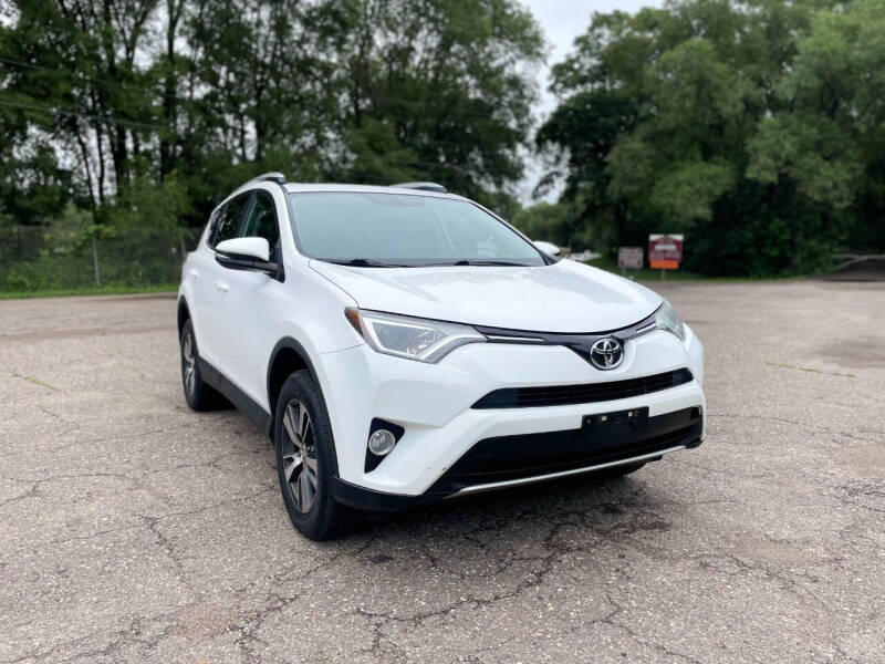 2016 Toyota RAV4 XLE's photo