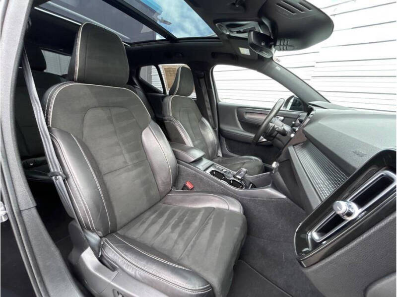 2020 Volvo XC40 T5 R-Design