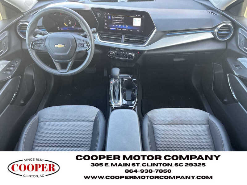 2025 Chevrolet Trax LT