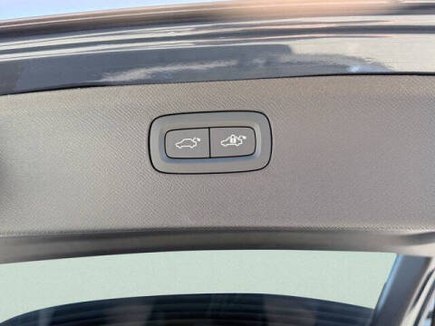 2025 Volvo XC90 T8 Ultra Bright Theme 6P