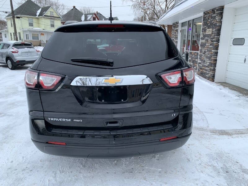 2017 Chevrolet Traverse LT