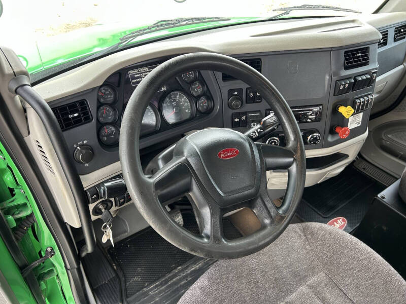 2020 Peterbilt 579 Road Tractor