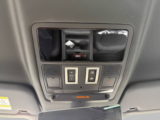 2026 Land Rover Defender 110 P300 S