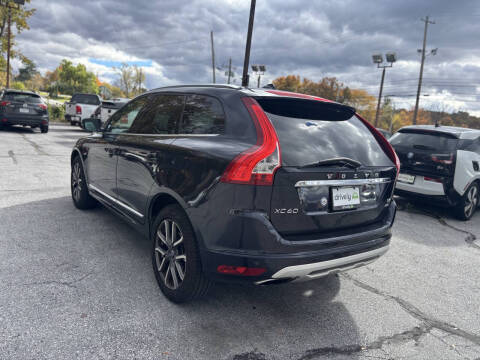 2017 Volvo XC60 T6 Dynamic