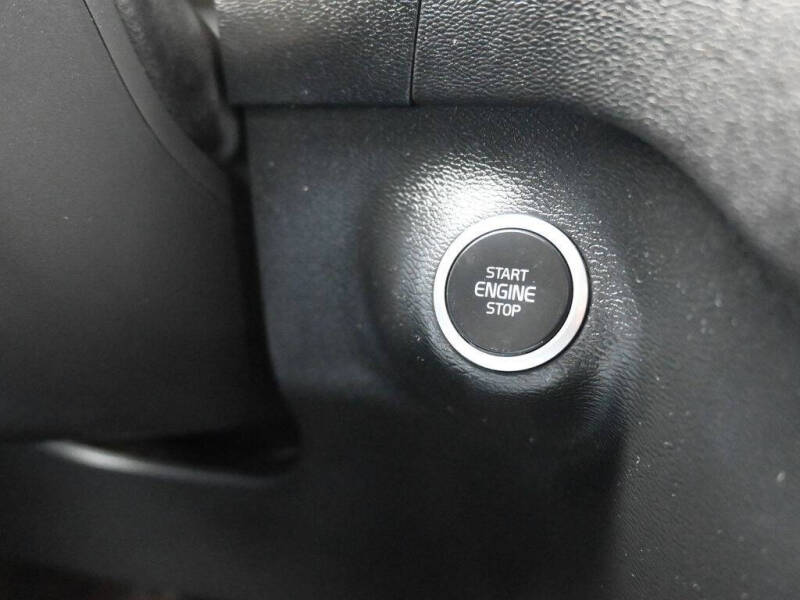 2021 Volvo XC40 T5 Momentum