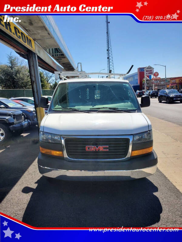 2017 GMC Savana Cargo Work Van's photo