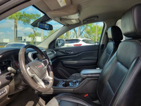 2022 GMC Acadia SLT
