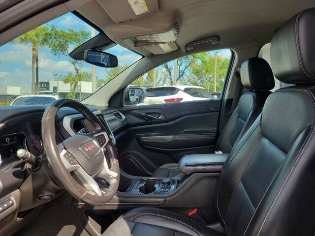 2022 GMC Acadia SLT