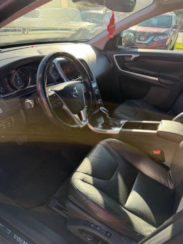 2016 Volvo XC60 T6 Drive-E Platinum