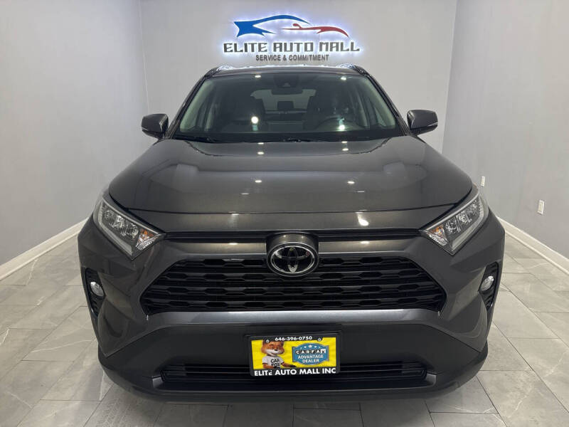 2021 Toyota RAV4 XLE's photo