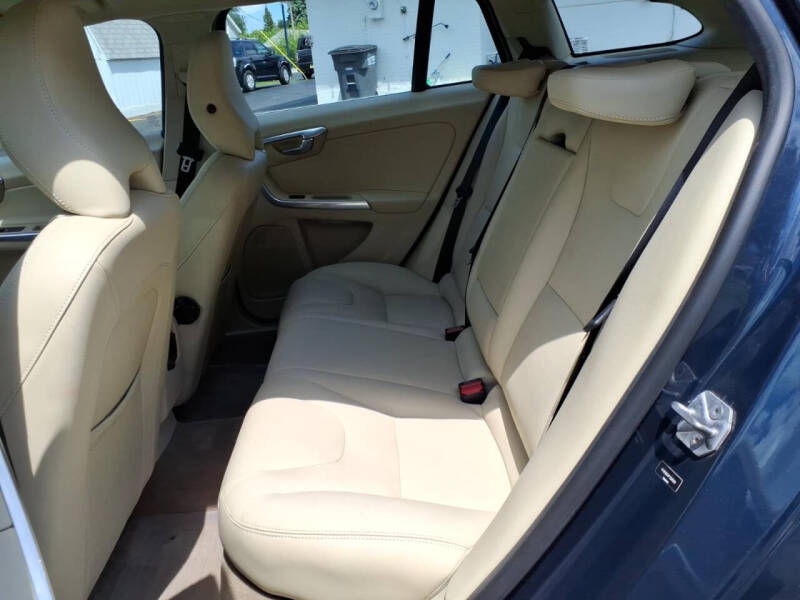 2015 Volvo V60 T5 Platinum