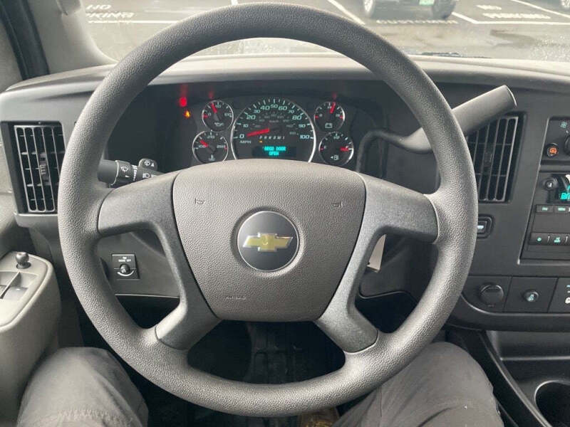 2025 Chevrolet Express 2500