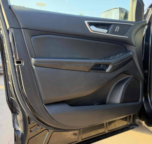 2021 Ford Edge