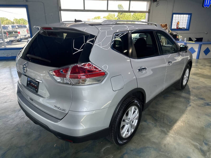 2016 Nissan Rogue SV