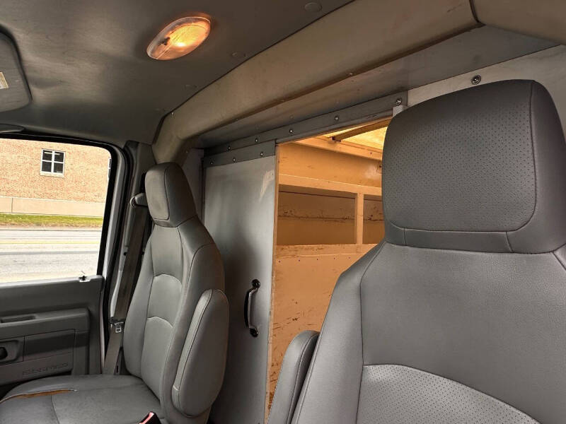 2011 Ford E-Series E-350 SD