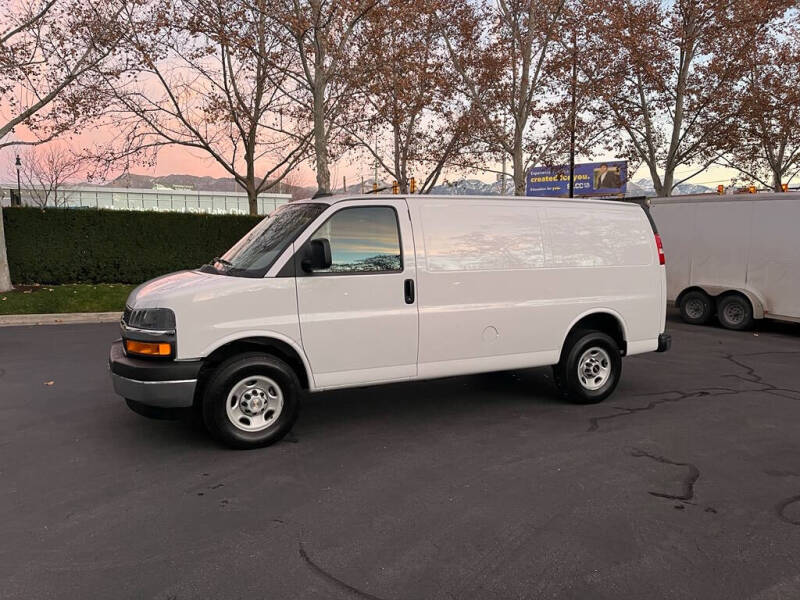2024 Chevrolet Express Cargo Work Van's photo