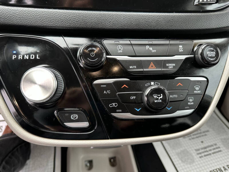 2020 Chrysler Pacifica Touring L