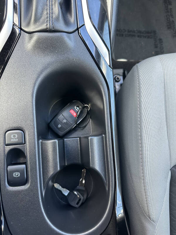 2025 Toyota Corolla Hatchback SE